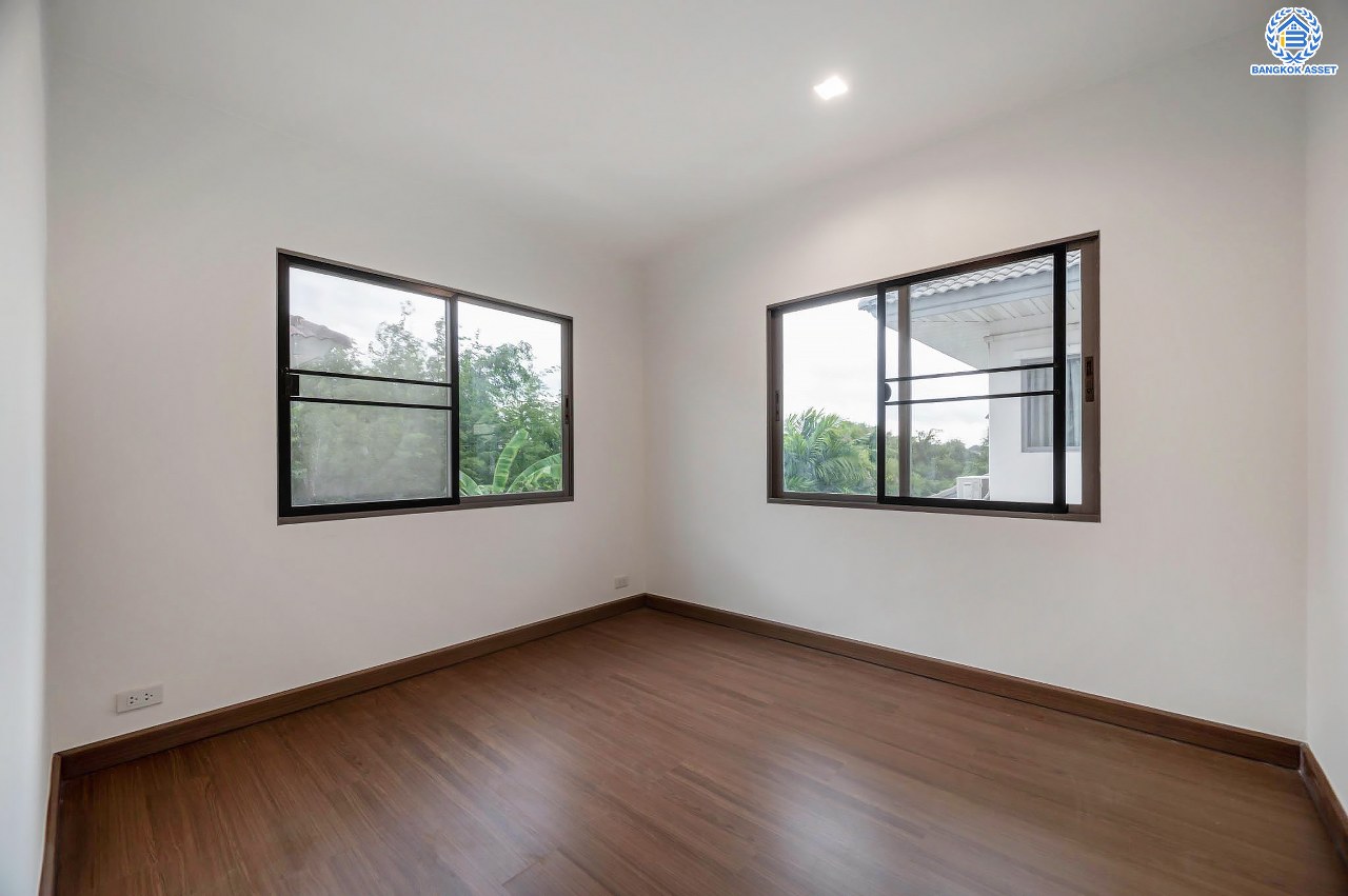 บ้านมือสองตกแต่งใหม่ โครงการ เพอร์เฟคเพลส แจ้งวัฒนะ-ปากเกร็ด เนื้อที่ 54 ตร.ว. ฟังก์ชัน 3 ห้องนอน 3 ห้องน้ำ จอดรถได้ 2 คัน รองรับทุกการอยู่อาศัย บนทำเลศักยภาพ ใกล้เซ็นทรัลแจ้งวัฒนะ รถไฟฟ้าสายสีชมพู "สถานีปากเกร็ด" และเชื่อมสู่แจ้งวัฒนะและทางด่วน "ศรีรัช"...